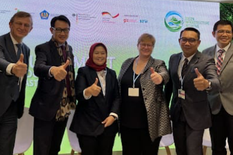 Pemerintah Indonesia dan Pemerintah Federal Jerman dalam acara di Paviliun Indonesia pada COP 26 Climate Change Conference pada 2 November 2021 di Glasgow.