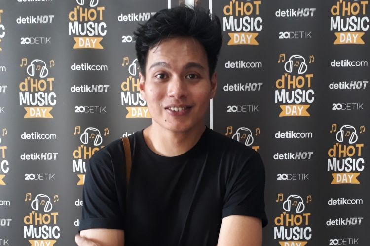 Rendy Pandugo ditemui ketika hadir pada acara dHot Music Day di Jakarta Selatan, Kamis (9/3/2017). 