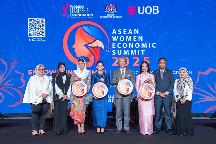 Wakil Menteri Perdagangan Dyah Roro Esti mengatakan bahwa Indonesia menjadi negara dengan ekonomi digital terbesar di ASEAN, salah satunya karena kontribusi dari para perempuan.  Hal itu disampaikan Roro dalam kegiatan ASEAN Women Economic Summit (AWES) 2025 di Kuala Lumpur, Malaysia, Minggu (25/5/2025).