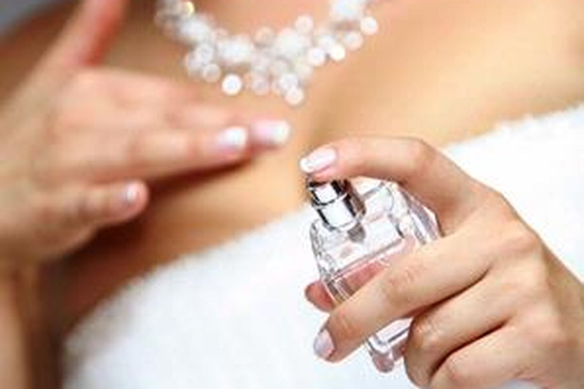 Parfum tidak hanya mengubah tubuh menjadi wangi, tetapi juga mengubah mood atau suasana hati.