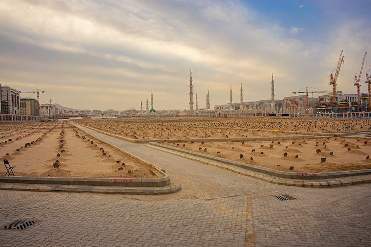 Makam Baqi di dekat Masjid Nabawi, Madinah, Arab Saudi.