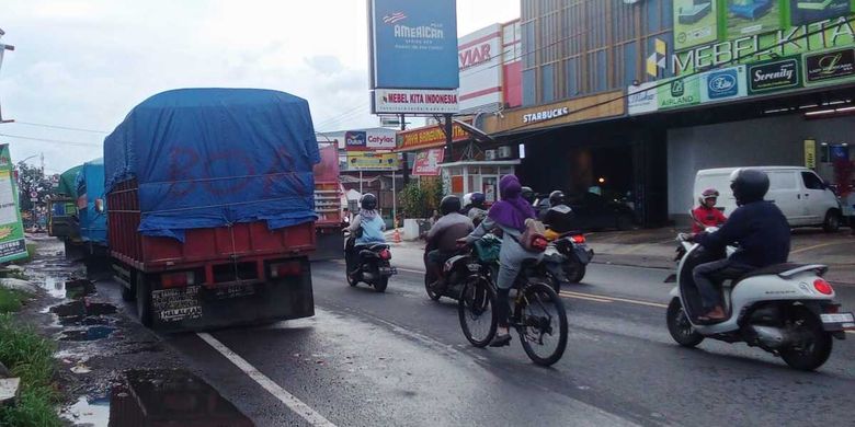 Personel polisi diduga melakukan pungli di jembatan timbang dan jalan raya sumatera