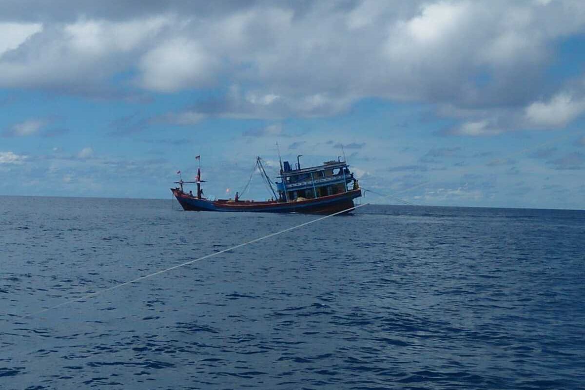 Aliansi Nelayan Natuna, Kepulauan Riau (Kepri) menolak kehadiran kapal-kapal Cantrang yang saat ini mulai marak di Perairan Naruna, Kepri. Mirisnya lagi kapal-kapal yang berasal dari pantura ini melakukan tangkapan menggunkan cantrang dibawah 12 mil laut.