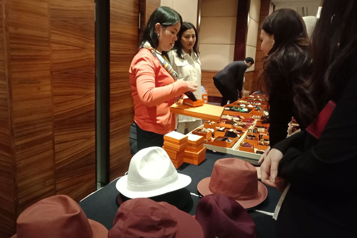 Suasana sale Hermès di Grand Hyatt Hotel, Jakarta Pusat, Kamis (11/7/2019). 