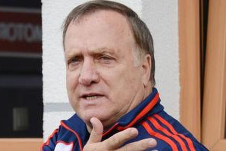 Pelatih Serbia, Dick Advocaat.
