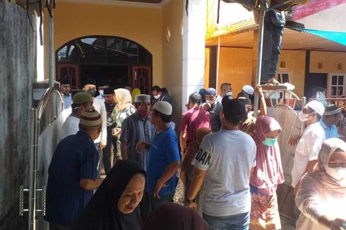 Sebelum Jenazah Bupati Yasin Payapo Dimakamkan, Keluarga Akan Gelar Upacara Pelepasan