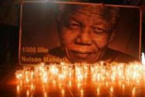 1.000 Lilin dari Warga Difabel untuk Nelson Mandela