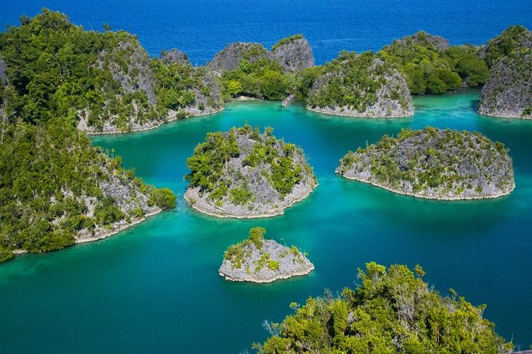 Pemandangan gugusan pulau yang dapat dilihat oleh wisatawan di Piaynemo, Kabupaten Raja Ampat, Provinsi Papua Barat, Selasa (26/10/2021).