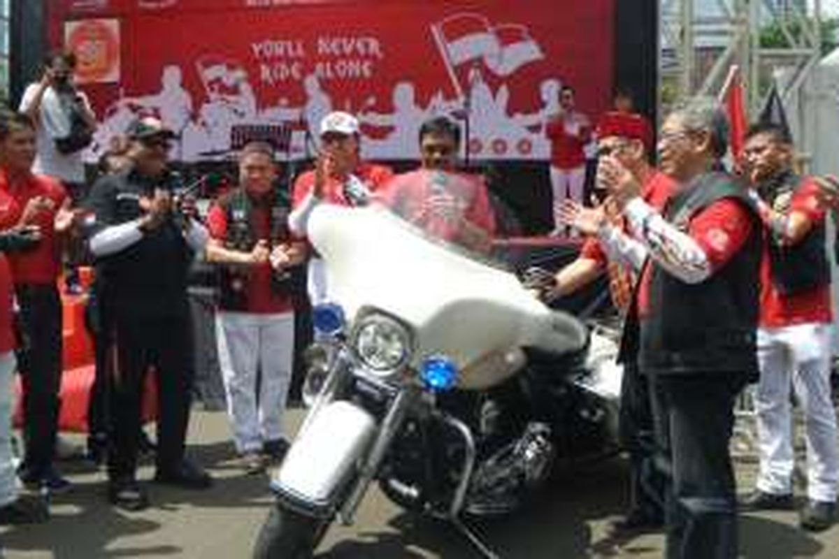 Wakil Gubernur DKI Jakarta Djarot Saiful Hidayat menghadiri perayaan kemerdekaan ke-71 RI yang diselenggarakan oleh Harley Davidson Club Indonesia (HDCI) di Museum Satria Mandala, Jalan Gatot Subroto, Minggu (21/8/2016). 