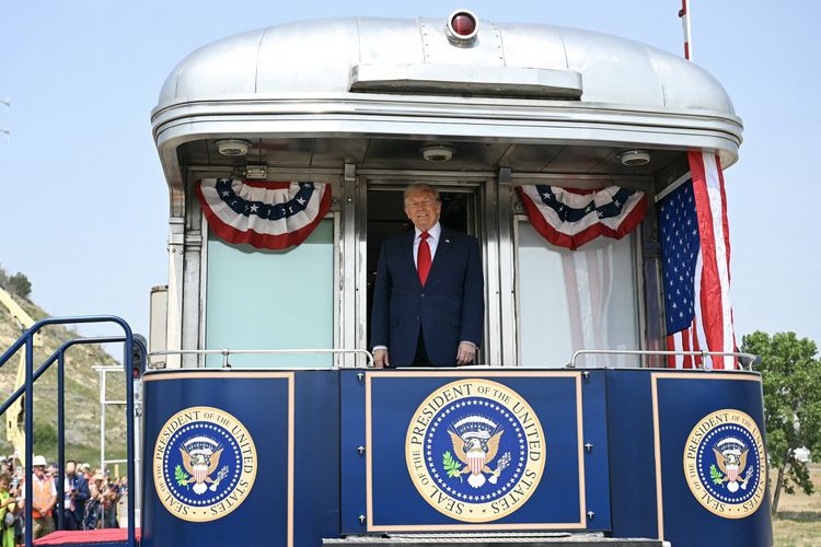 HUT ke-250 AS, Trump Wanti-wanti Ada 