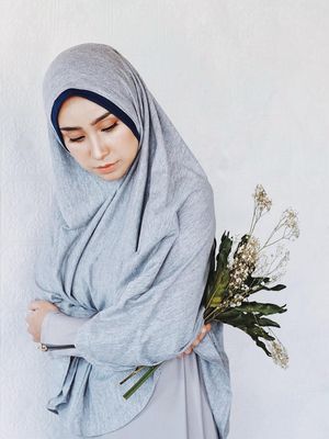 Homey Series, salah satu koleksi hijab instan Madine.