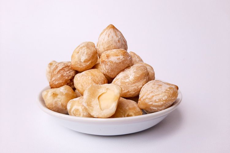 Ilustrasi hasil panen budidaya kemiri