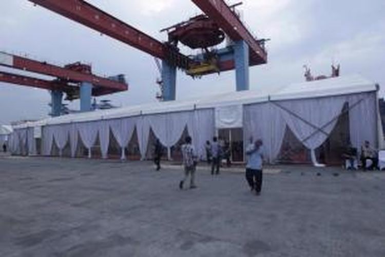 Media center untuk rencana acara pengumuman jajaran menteri kabinet Jokowi-JK di Dermaga 302, Terminal III Pelabuhan Tanjung Priok, Jakarta Utara, Rabu (22/10/2014). Pengumuman kabinet akhirnya dibatalkan.