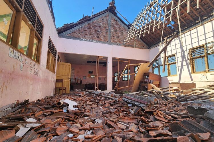 Juwariyah dan Asa yang Kembali Tumbuh di SDN Tanggirejo Grobogan