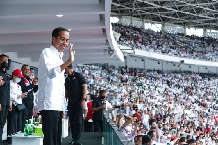 Presiden RI Joko Widodo menghadiri acara Gerakan Nusantara Bersatu di Stadion Gelora Bung Karno, Jakarta, Sabtu (26/11/2022)