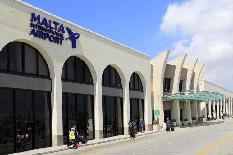 Bandara internasional Malta