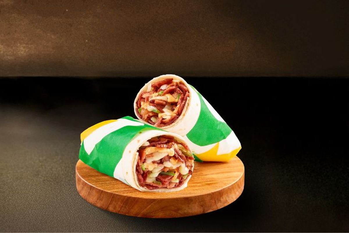 Salah satu menu Subway Indonesia, Philly Cheese Steak Wrap. 