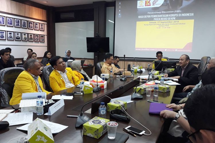 Focus group discussion bertajuk Masa Depan Pemberantasan Korupsi di Indonesia Pasca Revisi UU KPK di Gedung FH UI, Depok, Selasa (17/9/2019).