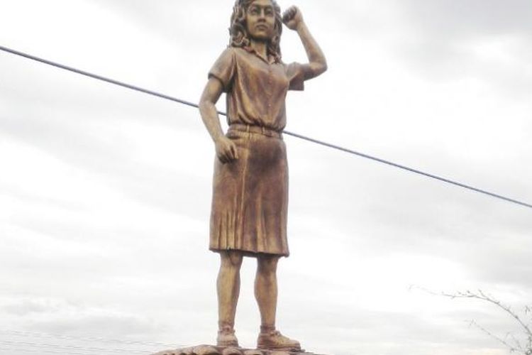 Monumen Pahlawan Buruh Marsinah yang ada di Desa Nglundo, Kecamatan Sukomoro, Kabupaten Nganjuk, Jawa Timur. 