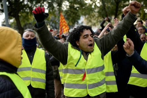 Pakai Rompi Kuning, Sopir Taksi Spanyol Protes Transportasi 