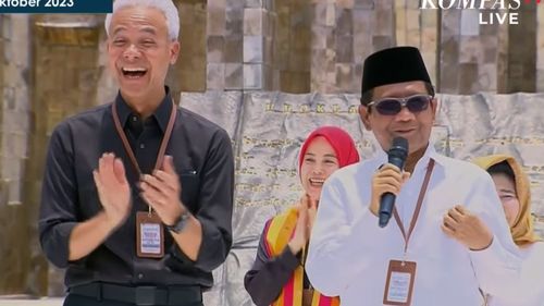 Tiba di KPU, Ganjar-Mahfud Disambut Tarian Nasional dan "Marching Band"