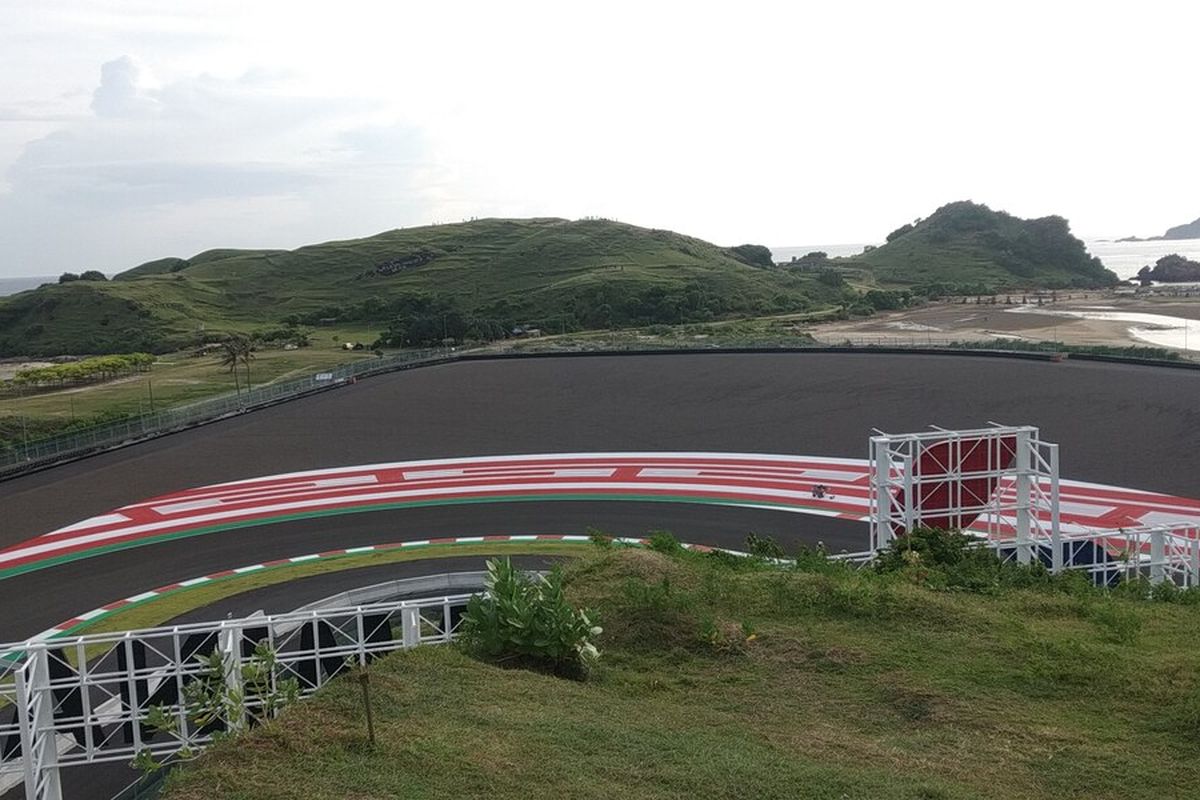 Lokasi tikungan 16 pengaspalan ulang sirkuit Mandalika