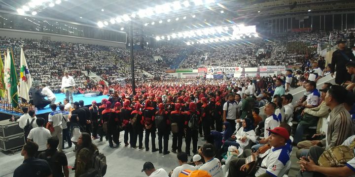 Konfederasi Serikat Pekerja Indonesia (KSPI) menggelar acara deklarasi mendukung Ketua Umum Partai Gerindra Prabowo Subianto di Istora Senayan, Jakarta, bertepatan dengan hari buruh, Selasa (1/5/2018).
