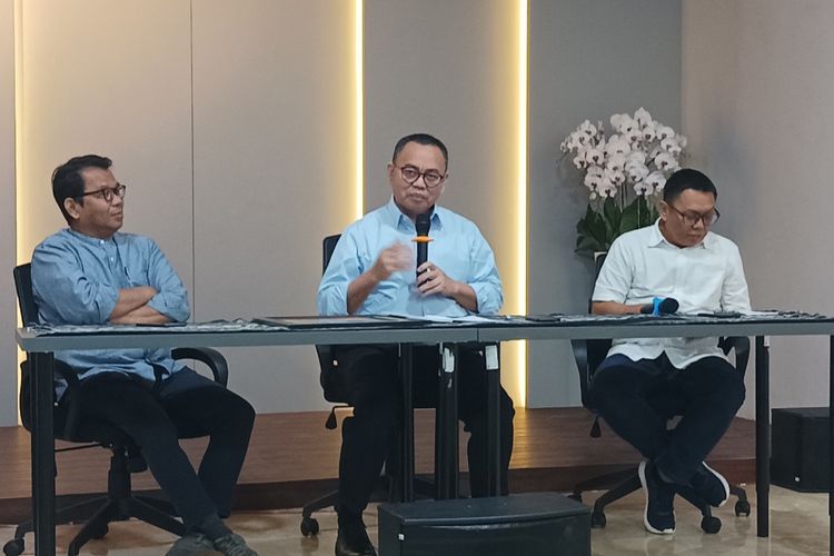 Juru Bicara bakal calon presiden (capres) Anies Baswedan, Sudirman Said, saat memberikan keterangan pers di Kebayoran Baru, Jakarta Selatan, Rabu (7/6/2023).