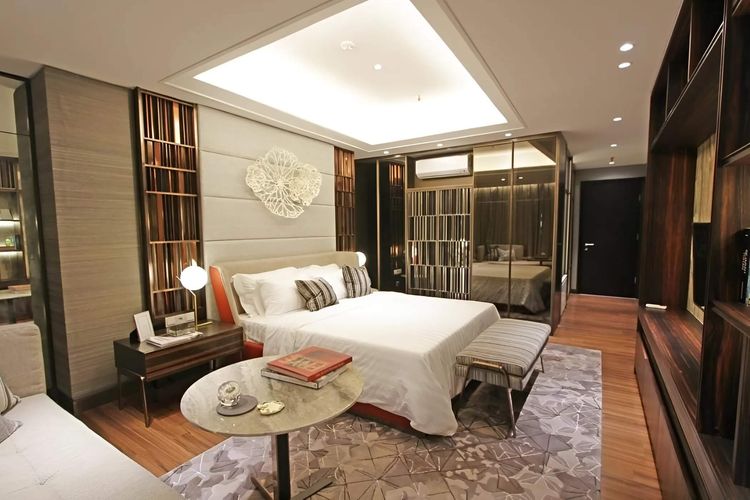 Master bedroom untuk tipe Deluxe Suites di Apartemen Springhill Royale Suites.