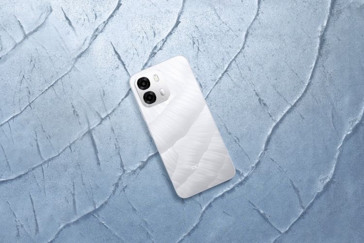 Oppo A6s 5G dan Oppo A6s 4G kompak mengusung kamera utama wide angle 50 MP. Kamera tersebut ditemani dengan sensor monokrom 2 MP, dan di bagian depan terdapat kamera selfie beresolusi 16 MP. 