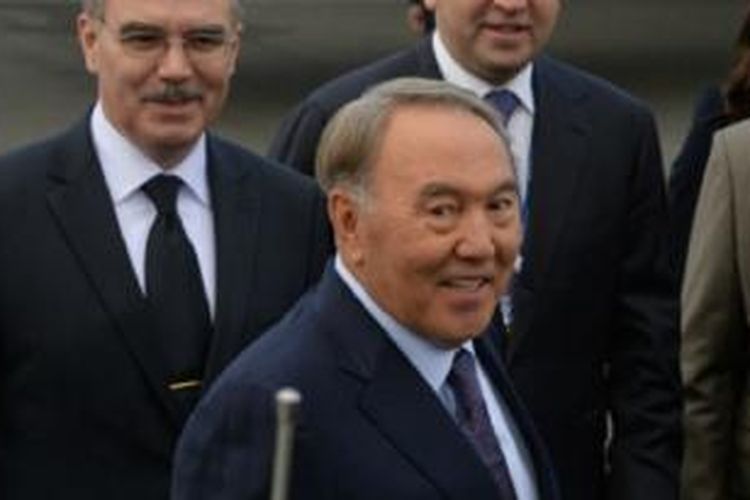 Presiden Nursultan Nazarbayev sebelumnya mengganti nama ibukota menjadi Astana.