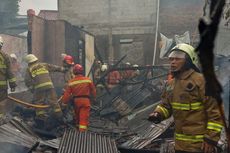 Kebakaran di Menteng Wadas Jaksel Lalap 2 Rumah, Diduga Tersambar Petir