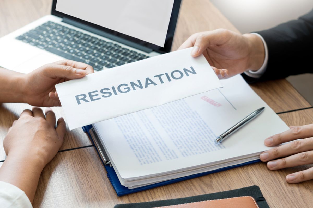 Ilustrasi resign kerja, surat resign kerja yang diajukan one month notice.