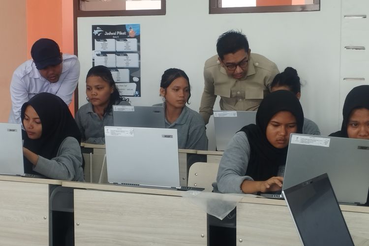 Kepsek Sekolah Rakyat Medan Keluhkan Kekurangan Guru ke Bakom RI, 2 Guru Mengajar 540 Siswa