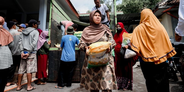 Ilustrasi bansos. Cara cek bansos Kemensos Februari 2026. Cek desil bansos. Cara cek desil bansos. Cara mengecek desil lewat HP.