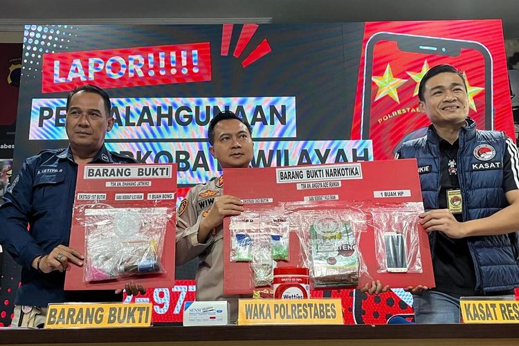 Wakapolrestabes Semarang, AKBP Wiwit Ari Wibisono mengungkap pelaku pengedaran narkoba di Mapolrestabes Semarang, Rabu (24/4/2024).