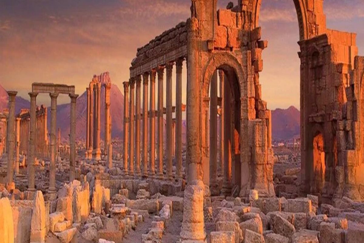 Situs Kota Kuno Palmyra, Suriah yang banyak ditemukan prasasti bertuliskan dewa Penguasa Alam Semesta.