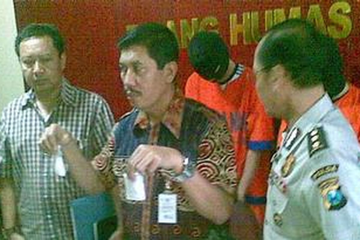 Penjual paket hemat sabu-sabu diamankan di Mapolda Jatim.