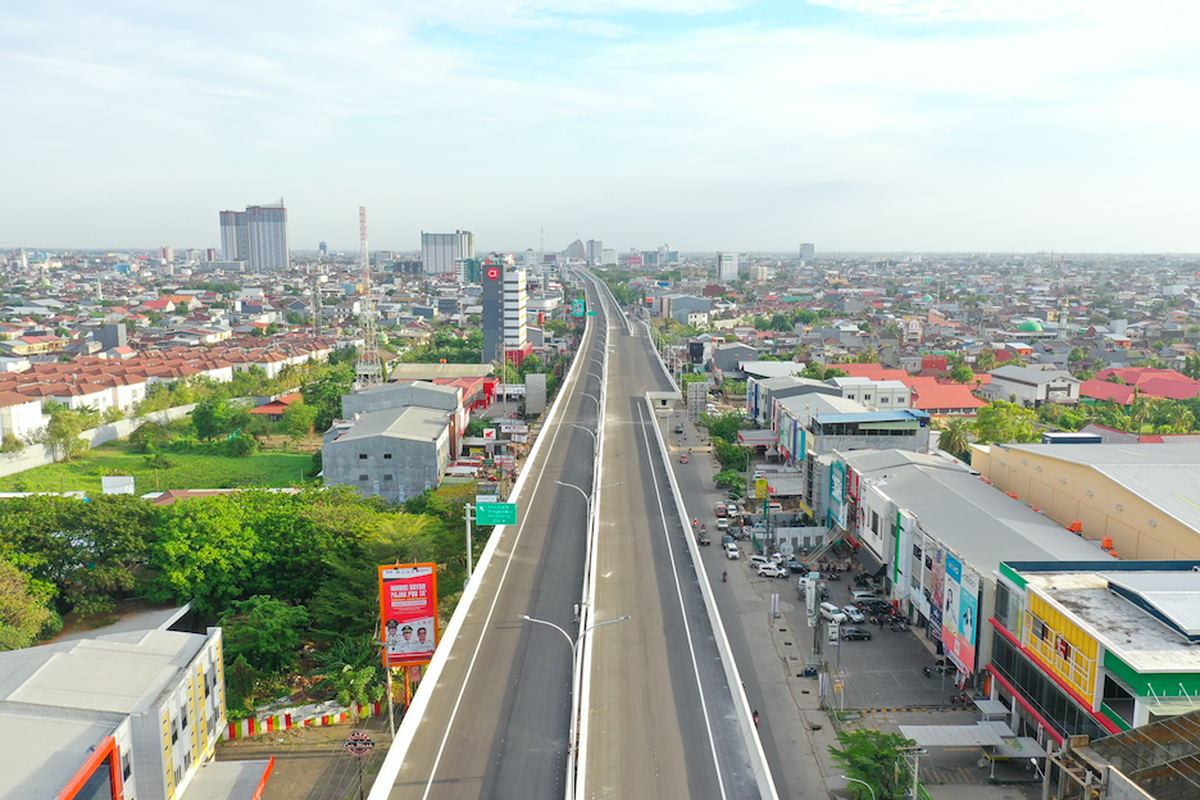 Tol Layang AP Pettarani meaghubungkan Jalan AP Pettarani dennen Bandara International Sultan Hasanudin, dan International New Port Makassar.