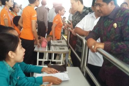 Bandara Ditutup, Wagub Bali Tinjau Kondisi Calon Penumpang 