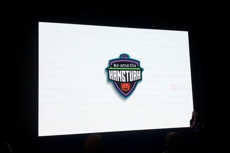 Logo baru RJ Amartha Hangtuah yang dirilis dalam acara peluncuran tim di Hallf Patiunus, Kebayoran Baru, Jakarta, Rabu (30/11/2022) siang WIB.
