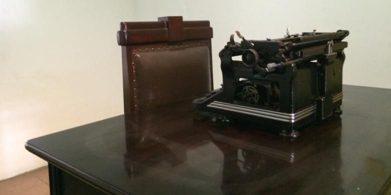 Replika mesin ketik naskah proklamasi di Museum Perumusan Naskah Proklamasi, Menteng, Jakarta.