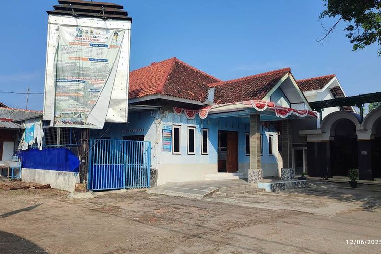 Kantor Kepala Desa Karangsari Kecamatan Weru Kabupaten Cirebon tempat dimana pria yang diduga kepala desa bertugas, Kamis (12/6/2025) pagi.