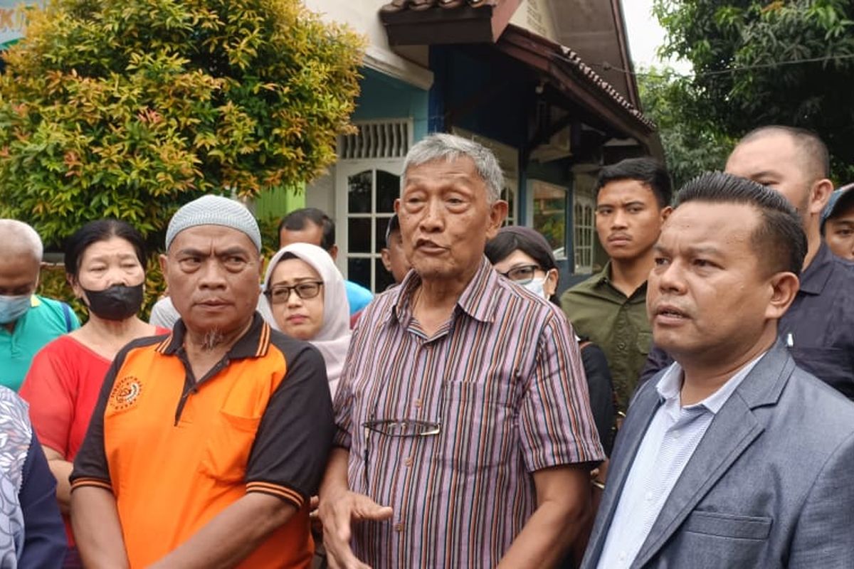 Sejumlah tetangga dari Bripka Madih yang menyatakan diri bahwa mereka resah dan terasa terintimidasi soal perilaku Bripka Madih ke tetangganya. Beberapa tindakan yang dilakukan oleh Madih antara lain membakar sampah secara berlebih dan hujaman batu dari arah rumah Madih.