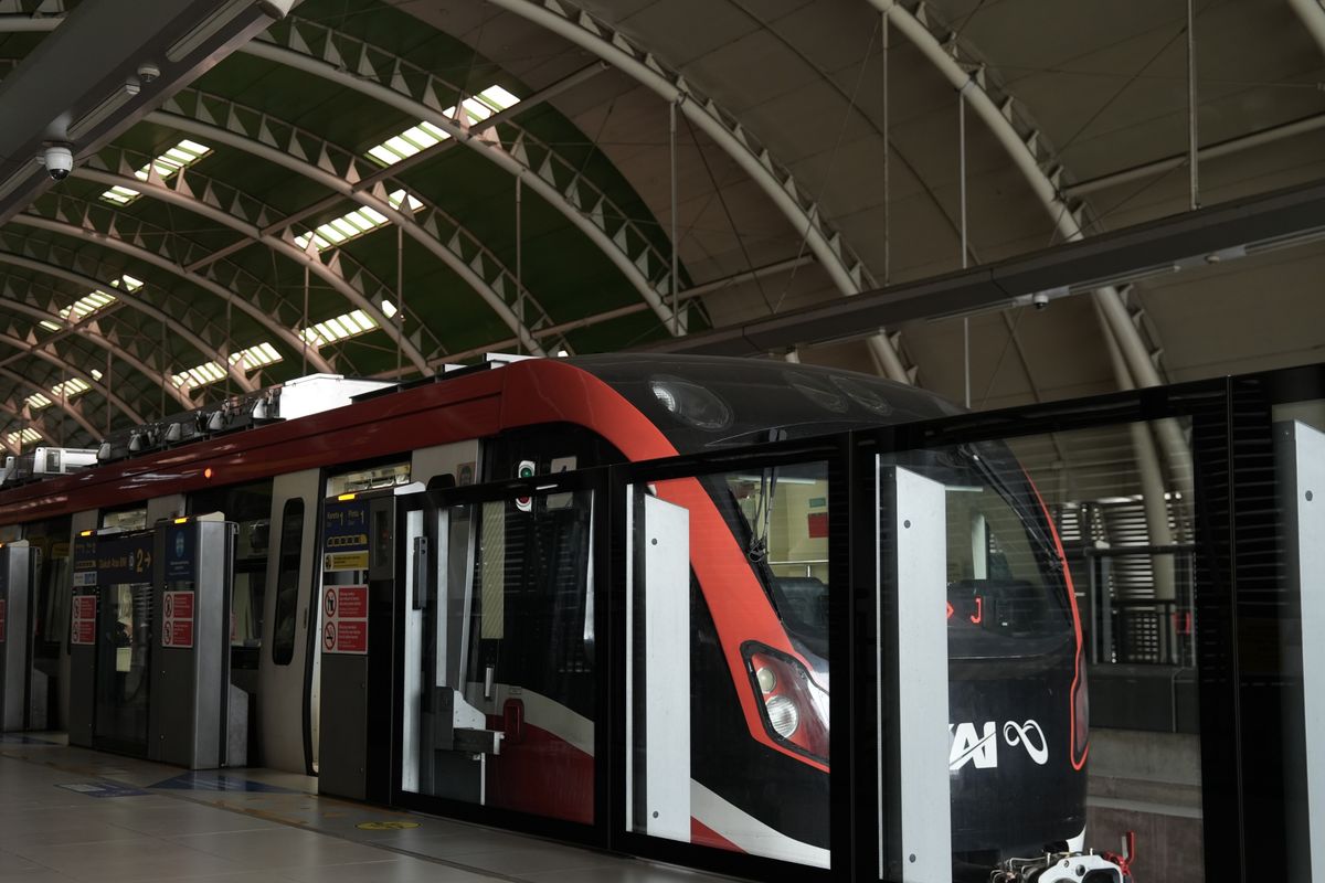 Bagaimana LRT Jabodebek Meningkatkan Fasilitas di Tengah Lonjakan Pengguna