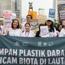Peringati Hari Bumi, Komunitas Ingatkan Bahaya Sampah Plastik di Lautan