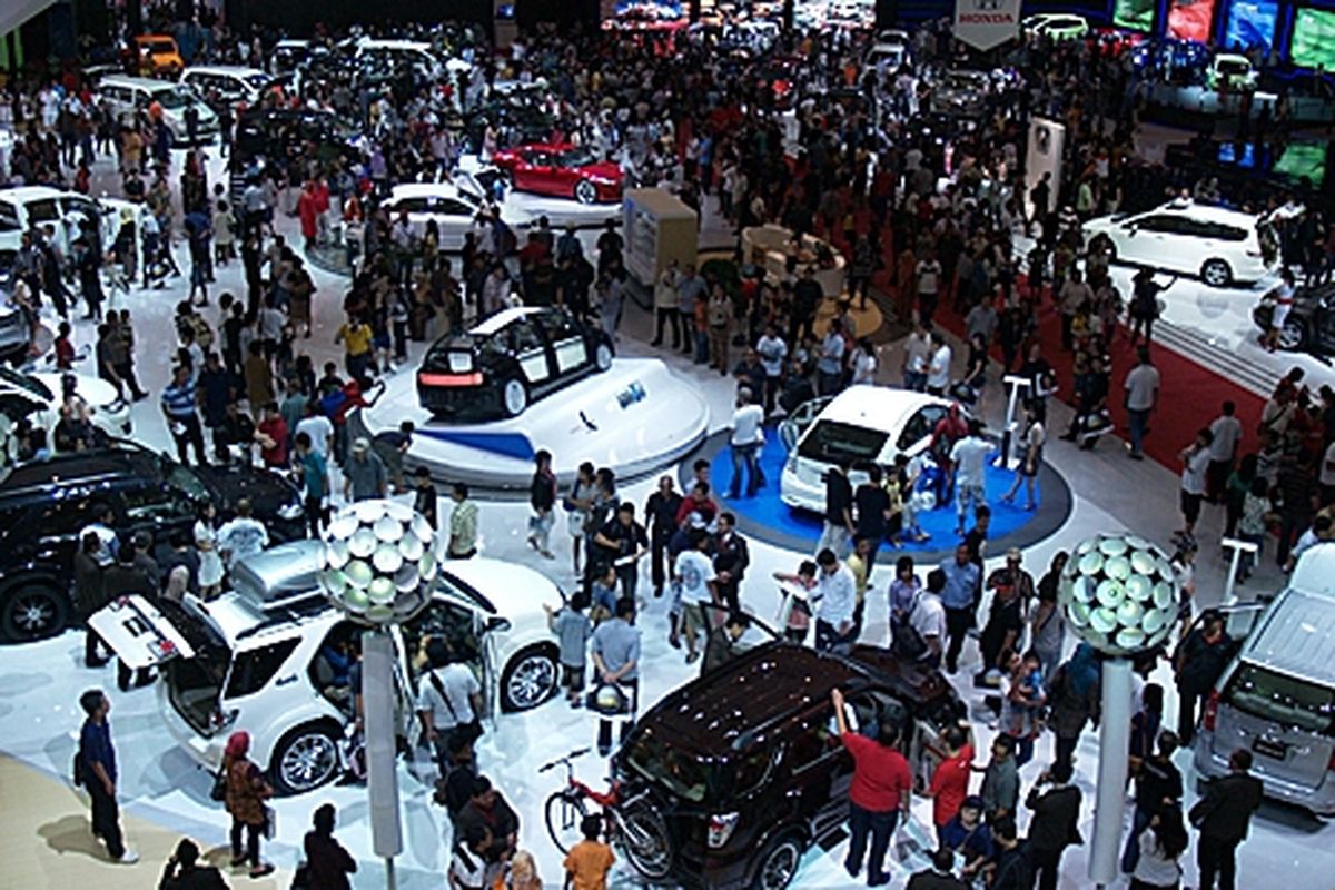 Pameran mobil yang semakin ramai menjadi indikator pertumbuhan pasar mobil Indonesia