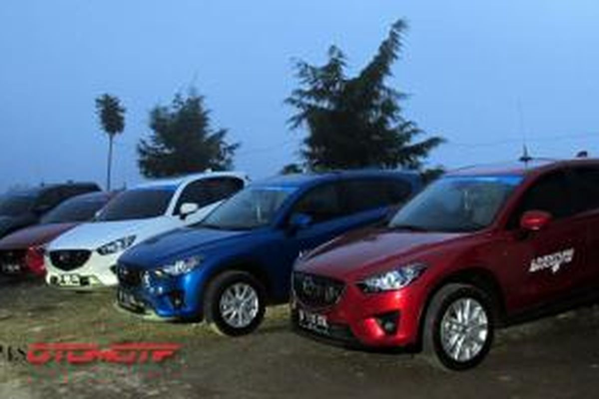 Mazda CX-5 dan 6 di Candi Ceto.