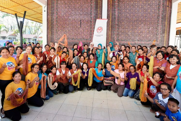 Ketua Harian Dekranas Tri Tito Dukung Tenun Tana Toraja Jadi Penggerak Ekonomi Kreatif