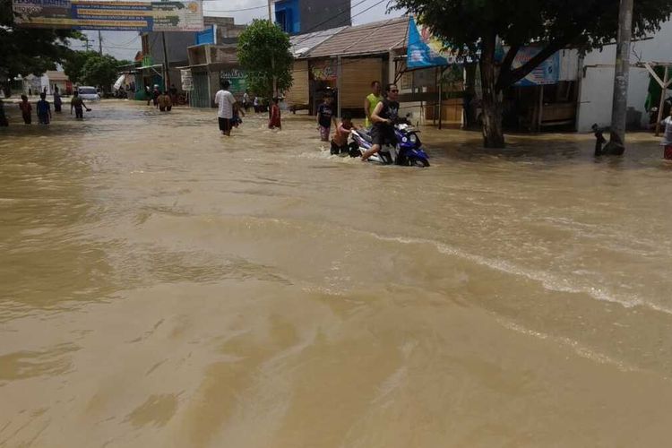 Banjir menggenangi pemukiman di 9 kecamatan di Kabupaten Serang, Minggu (2/2/2020)